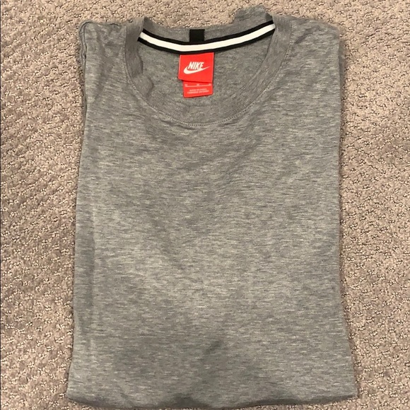 Nike Sportswear T-Shirt - Picture 3 of 4